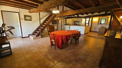 Maison - 224 m² - 8 pièces