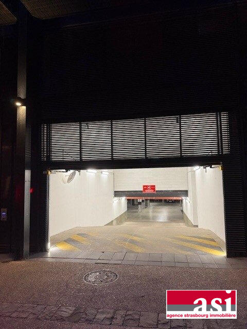 Parking / Garage - 12 m²