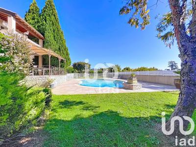 Maison - 182 m² - 7 pièces