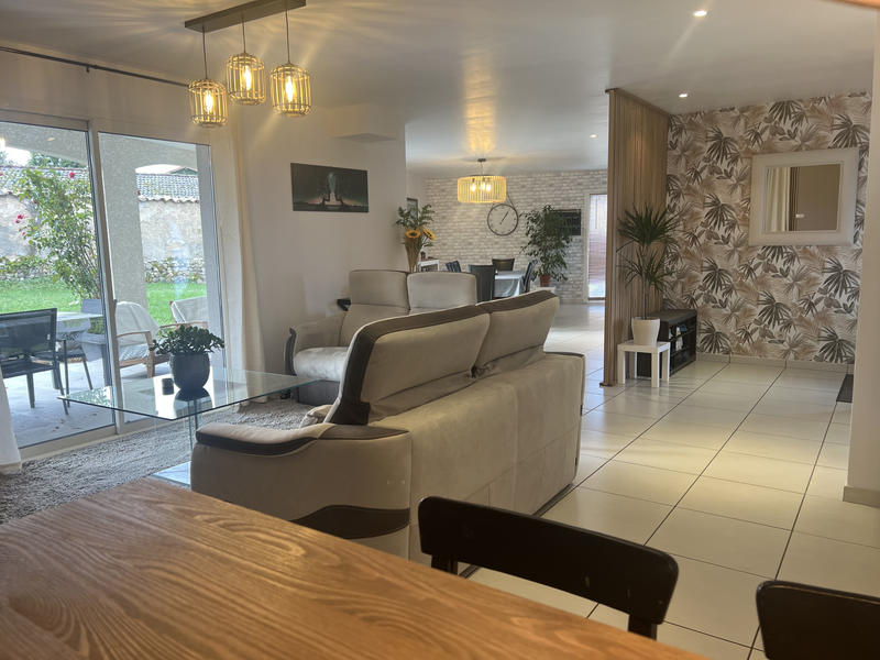 Maison - 180 m² - 8 pièces