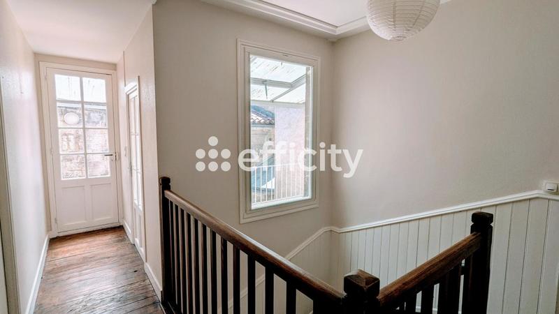 Maison - 201 m² - 7 pièces