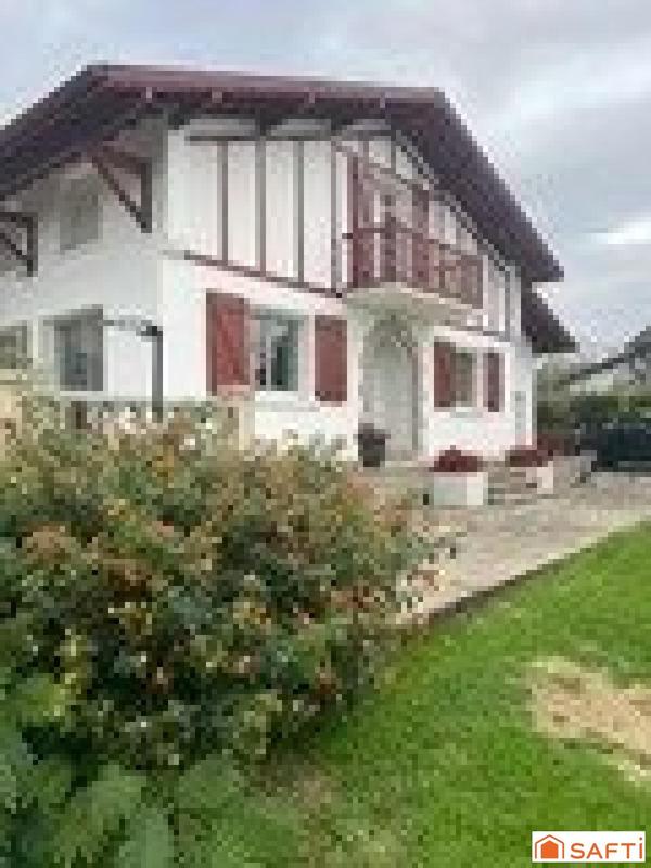 Villa - 200 m² - 6 pièces