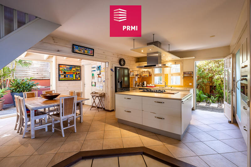 Maison - 210 m² - 7 pièces