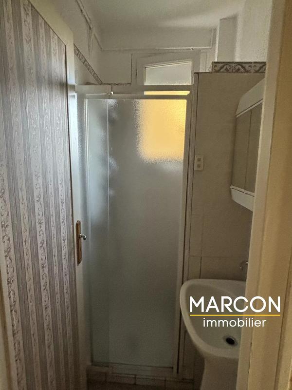 Immeuble - 196 m² - 9 pièces