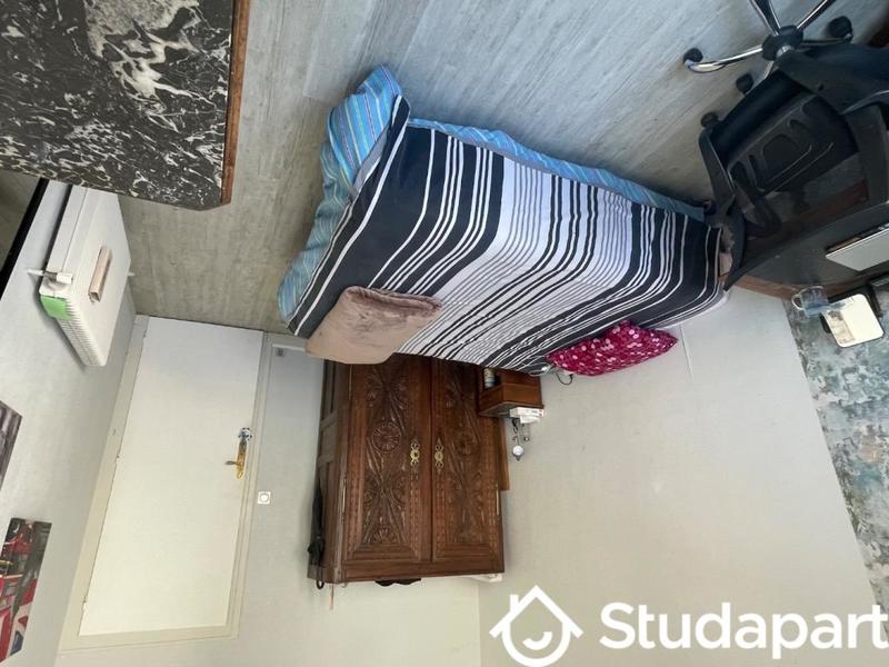 Chambre - 12 m² - 1 pièce