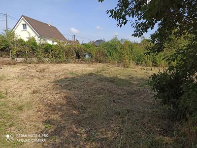Terrain constructible - 735 m²