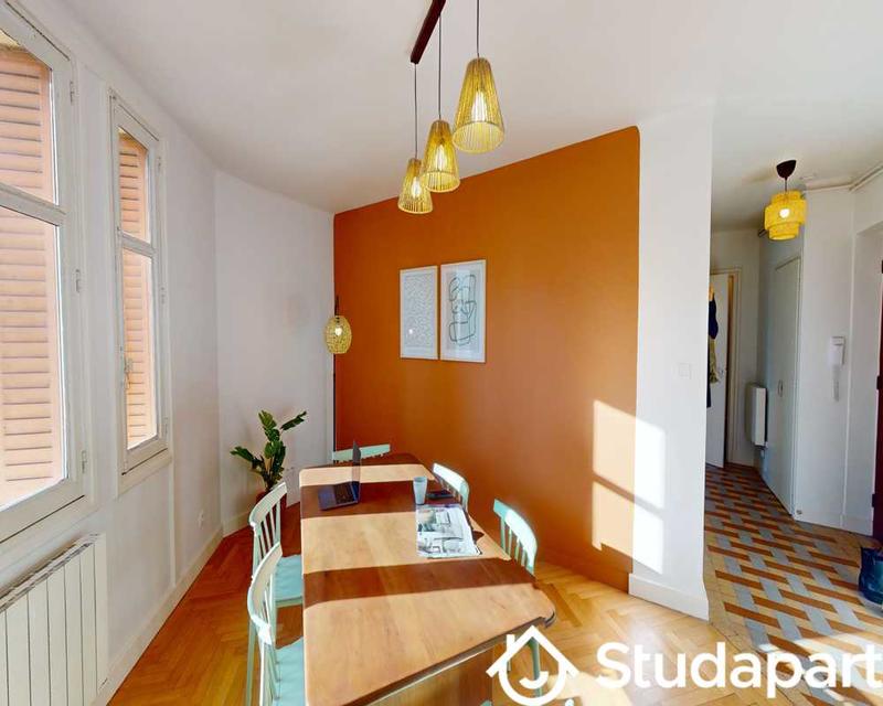 Chambre - 140 m² - 1 pièce