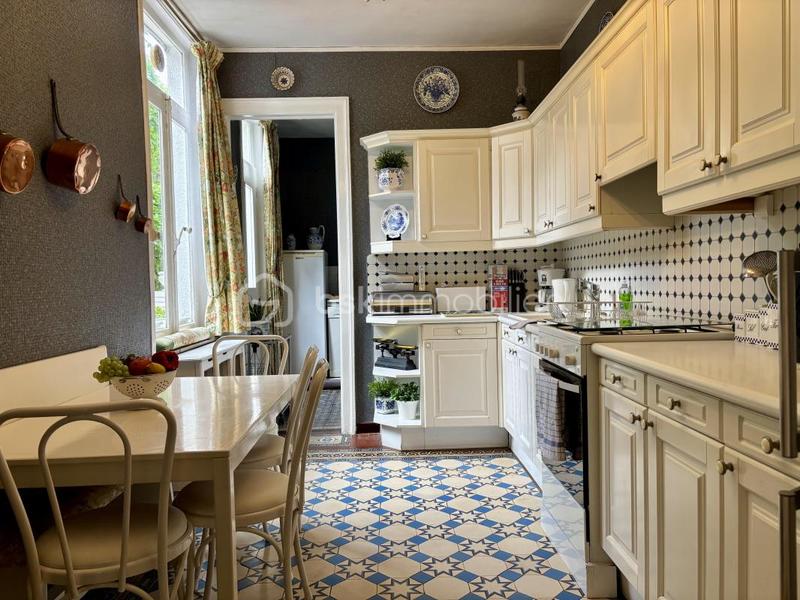 Maison bourgeoise - 252 m² - 10 pièces