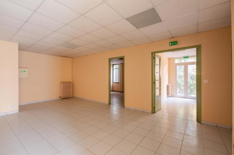 Bureau - 254 m² - 7 pièces