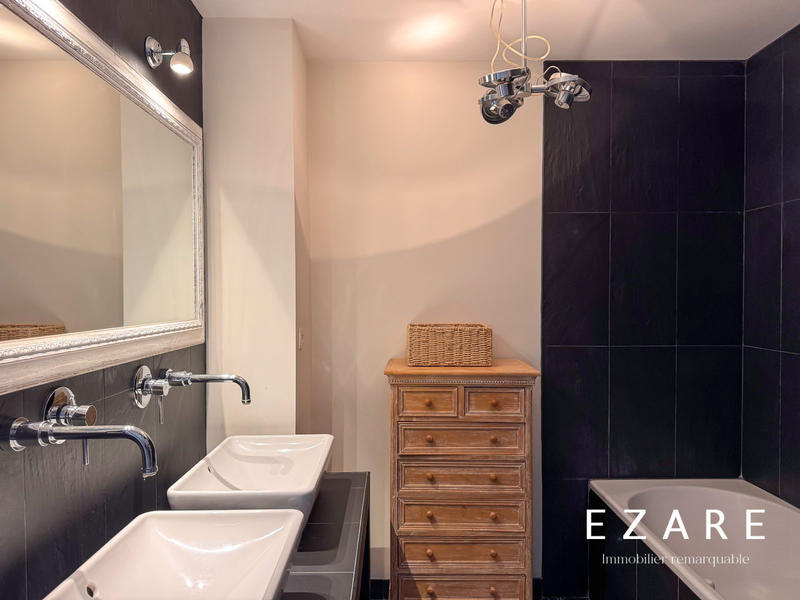 Maison - 440 m² - 10 pièces