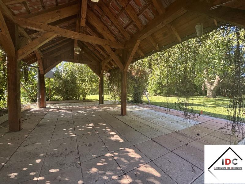 Maison - 193 m² - 7 pièces