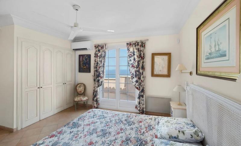 Villa - 250 m² - 7 pièces