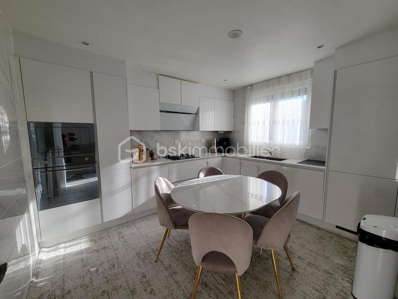 Pavillon - 124 m² - 7 pièces