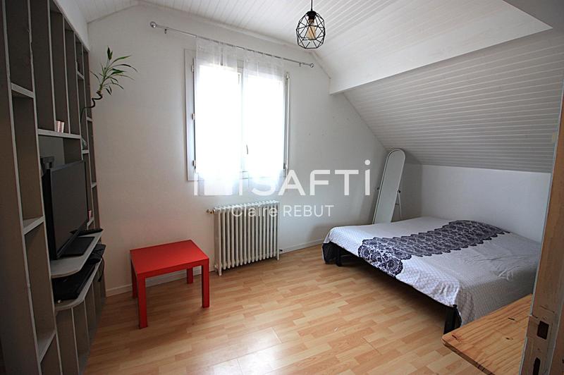 Maison - 210 m² - 9 pièces