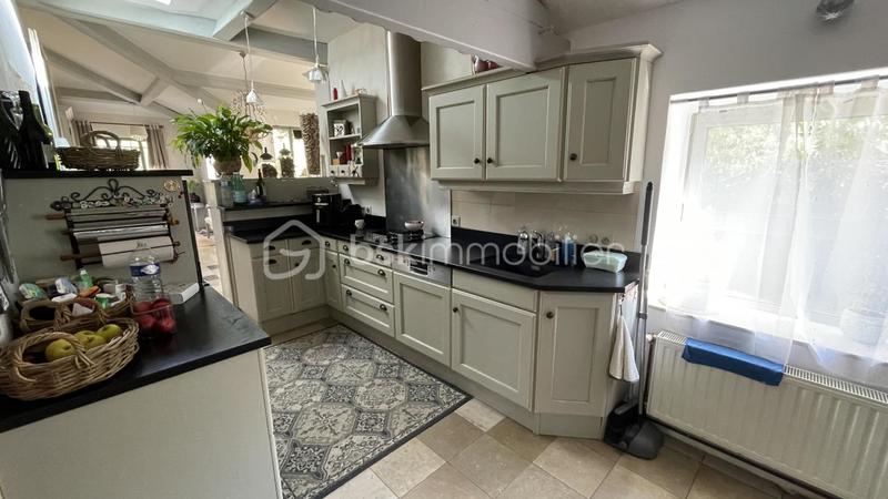 Propriété - 264 m² - 9 pièces