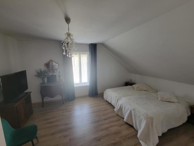 Maison - 215 m² - 10 pièces