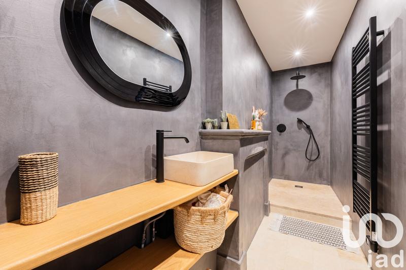 Maison - 300 m² - 7 pièces