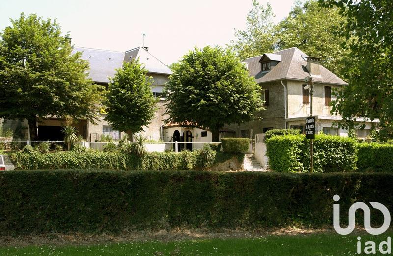 Maison - 900 m² - 7 pièces