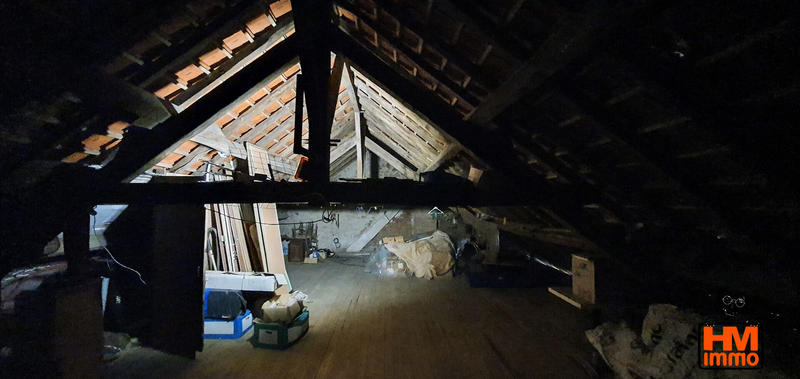 Maison - 218 m² - 9 pièces