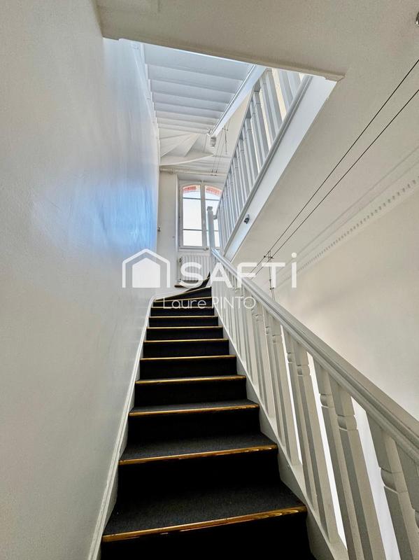 Maison - 219 m² - 7 pièces