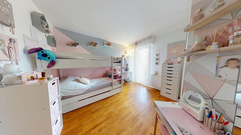 Appartement - 90 m² - 4 pièces