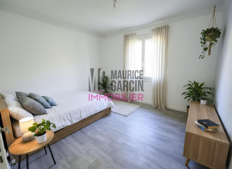 Maison - 93 m² - 4 pièces