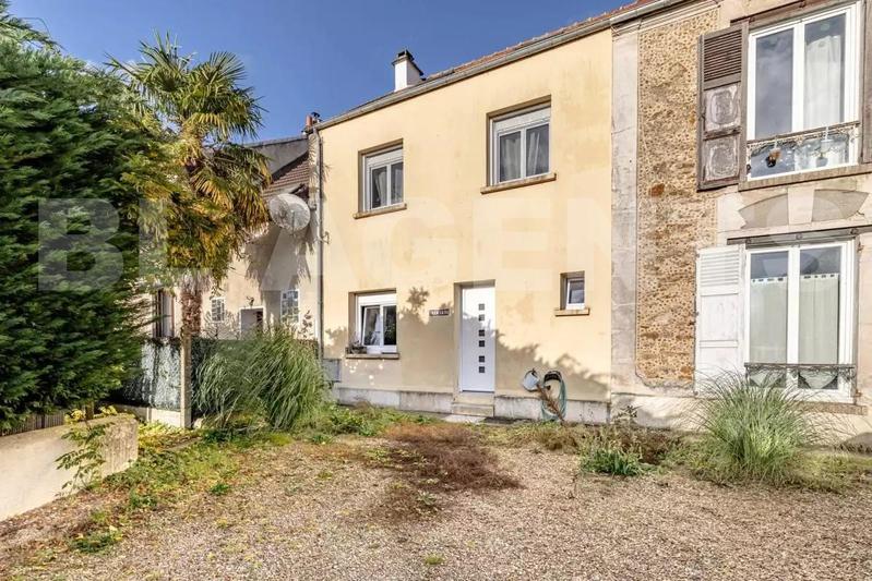 Maison traditionnelle - 96 m² - 5 pièces