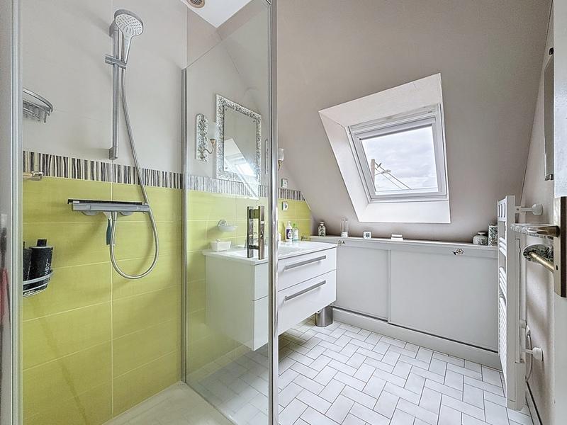 Maison - 212 m² - 8 pièces