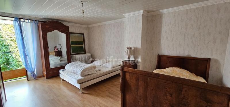 Maison - 142 m² - 8 pièces