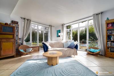 Maison - 240 m² - 7 pièces