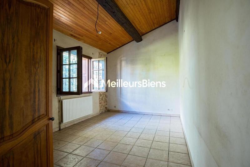 Propriété - 247 m² - 9 pièces