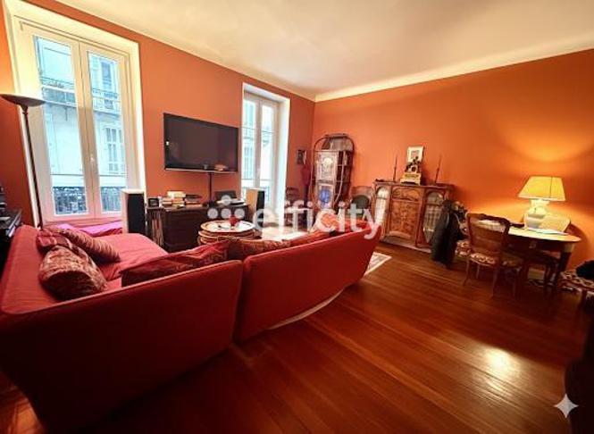 Appartement bourgeois - 78 m² - 2 pièces