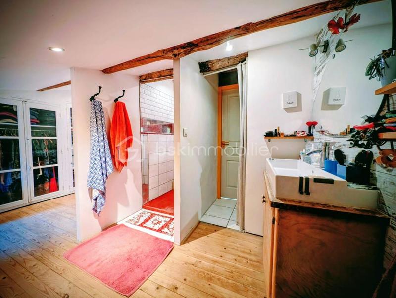 Maison en pierre - 186 m² - 6 pièces