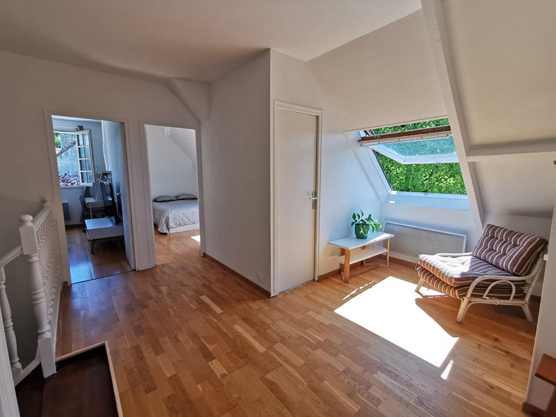 Maison - 157 m² - 9 pièces