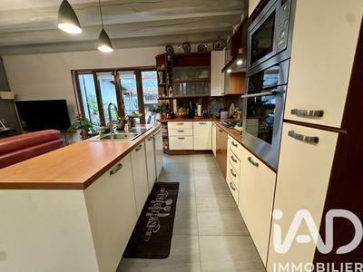 Maison - 177 m² - 6 pièces