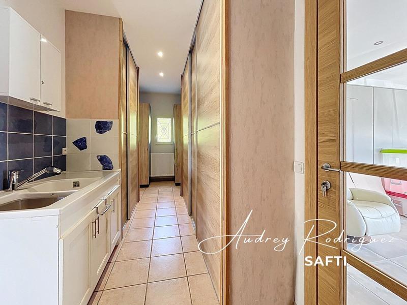 Villa - 210 m² - 8 pièces