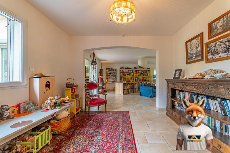 Maison traditionnelle - 266 m² - 10 pièces