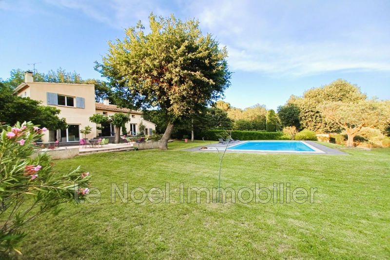 Maison - 200 m² - 1 pièce