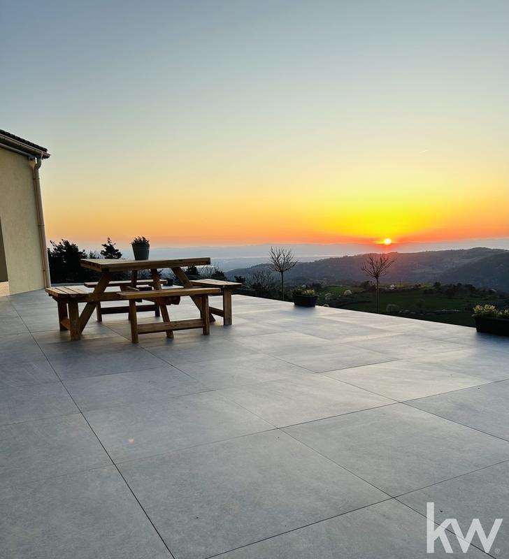 Maison - 136 m² - 5 pièces