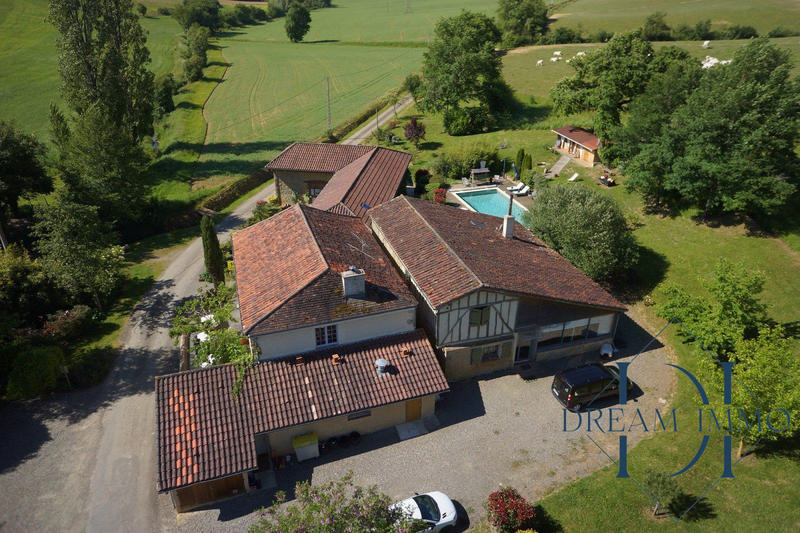 Maison - 565 m² - 15 pièces