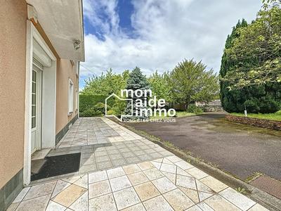 Maison - 300 m² - 15 pièces