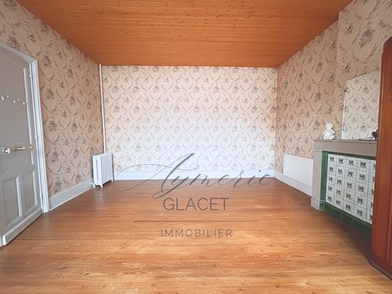 Maison - 234 m² - 7 pièces