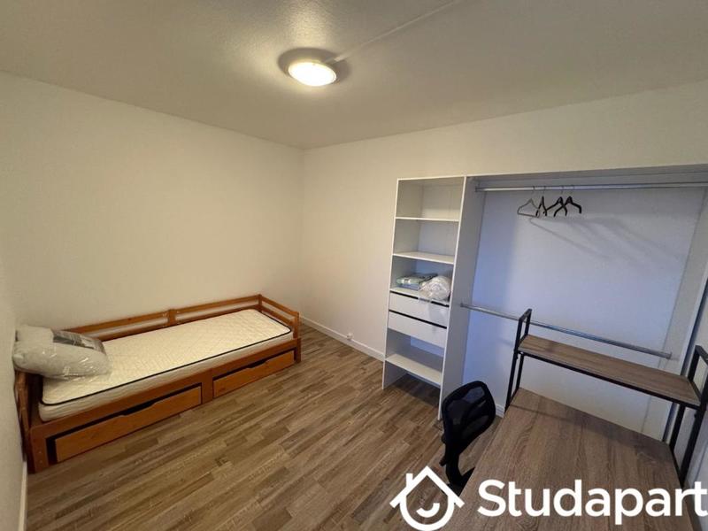 Chambre - 11 m² - 1 pièce