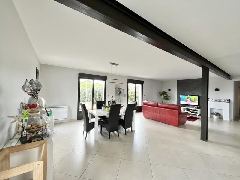 Maison - 182 m² - 6 pièces