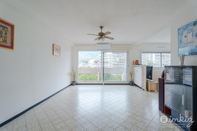 Appartement - 82 m² - 3 pièces