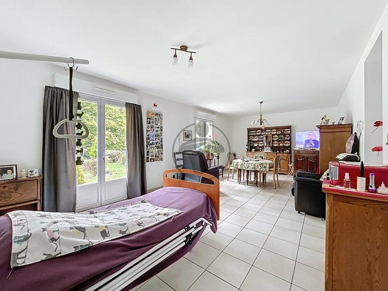 Maison - 163 m² - 8 pièces