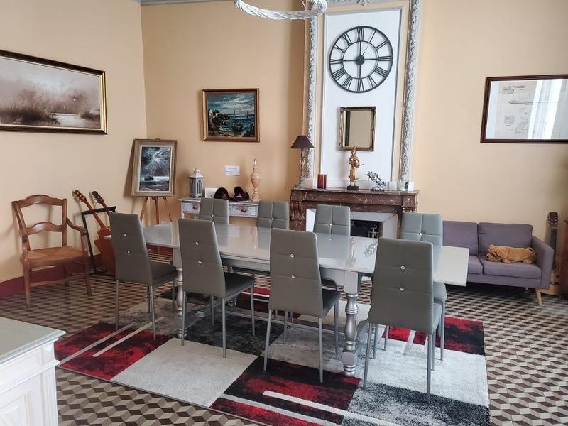 Maison bourgeoise - 320 m² - 12 pièces