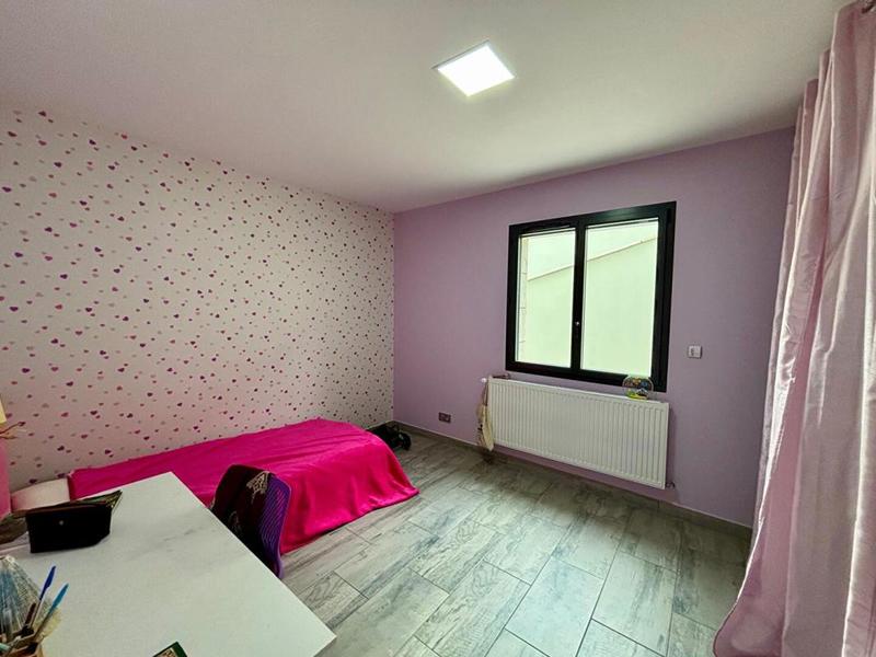 Maison - 301 m² - 9 pièces