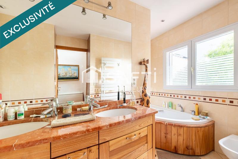 Maison - 135 m² - 6 pièces