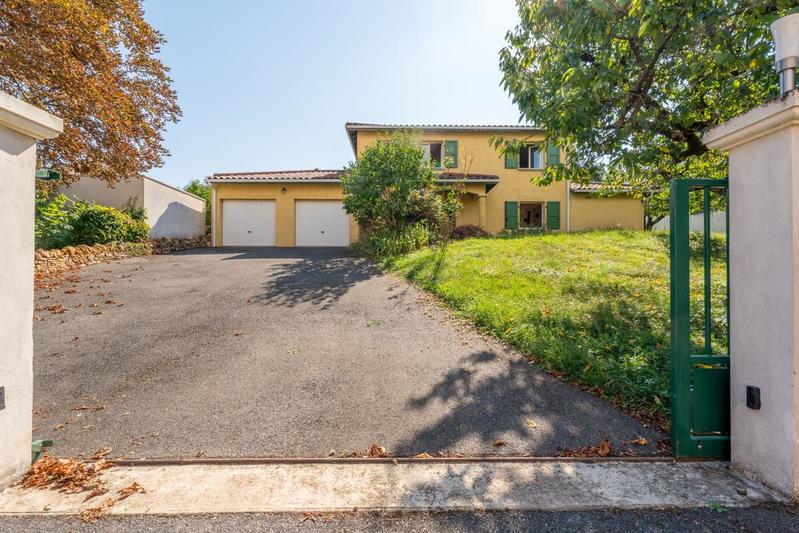 Maison - 135 m² - 6 pièces